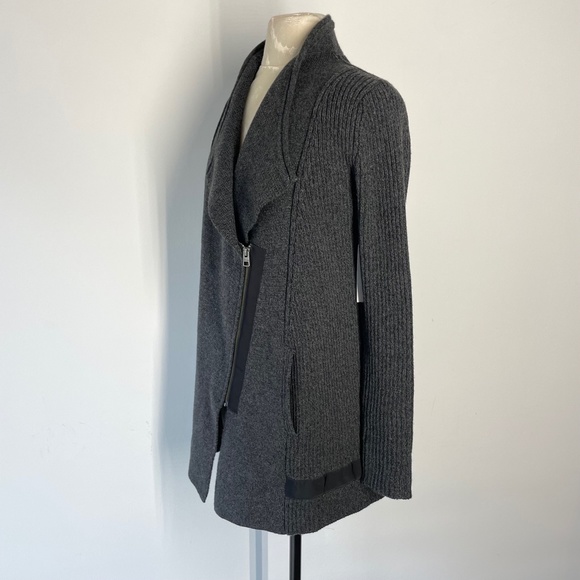 NWT Athleta Thermolite Sentinel Sweater Coat Gray XS - Picture 5 of 10